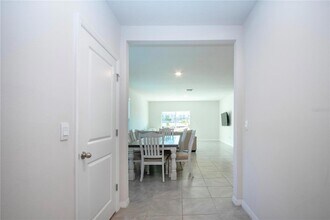 3513 Hilltop Cir in Lakewood Ranch, FL - Foto de edificio - Building Photo