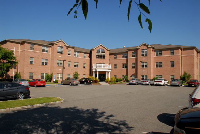 Jefferson Chase Apartments in Oak Ridge, NJ - Building Photo - Building Photo