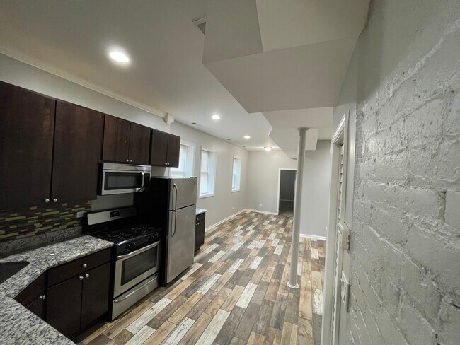 3057 N Troy St, Unit 1