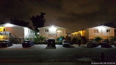 1548 SW 5th Pl-Unit -4 in Fort Lauderdale, FL - Building Photo - Building Photo