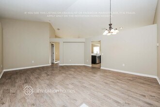 6939 Crown Lake Dr in Gibsonton, FL - Building Photo - Building Photo