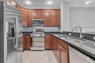 40 Lydia Dr in Guttenberg, NJ - Building Photo - Building Photo