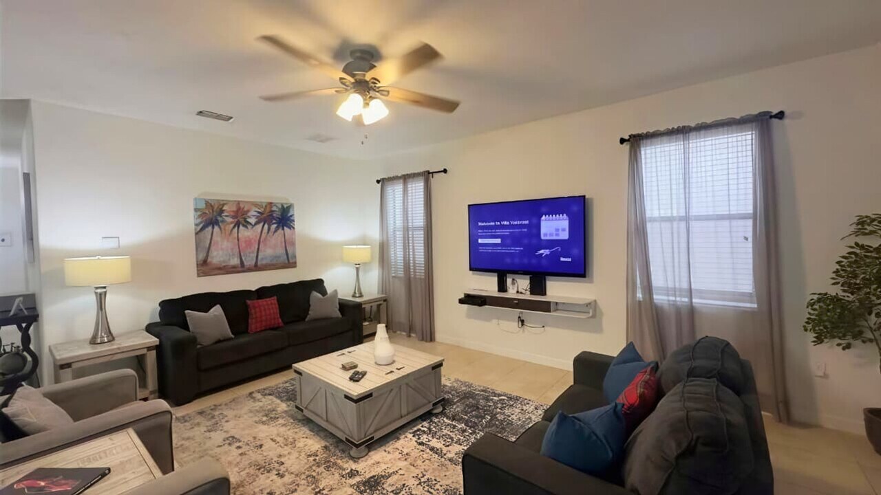 9024 Shadow Mountain St in Four Corners, FL - Building Photo