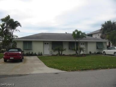 4819 Regal Dr in Bonita Springs, FL - Building Photo