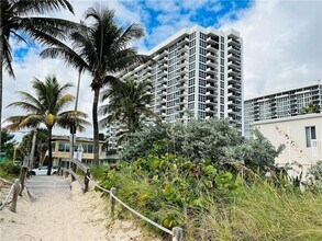 525 N Ocean Blvd, Unit 1416 in Pompano Beach, FL - Foto de edificio - Building Photo