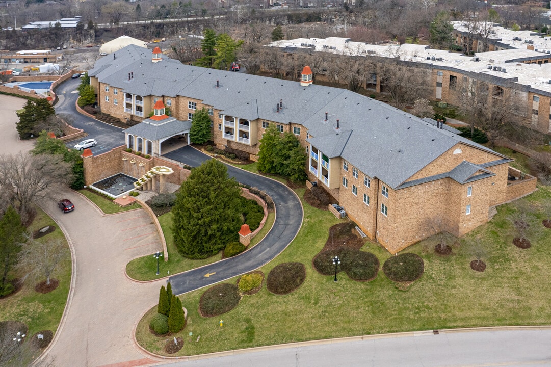 Coach Gate in Louisville, KY - Building Photo