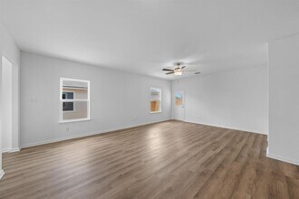 392 Low Pasture Trl in Maxwell, TX - Building Photo - Building Photo
