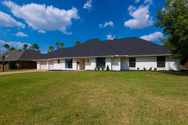 property at 3025 Regency Ct