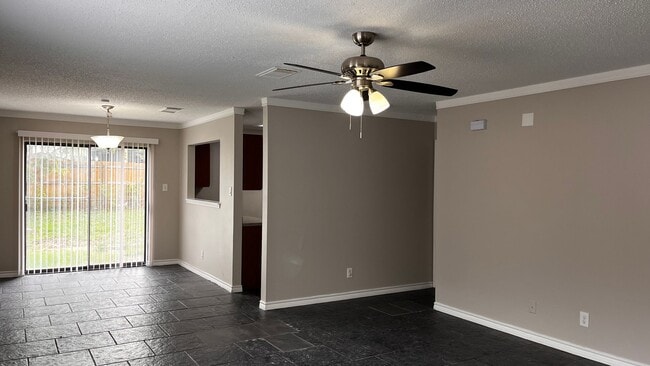 10018 Sunset Pl in San Antonio, TX - Building Photo - Building Photo