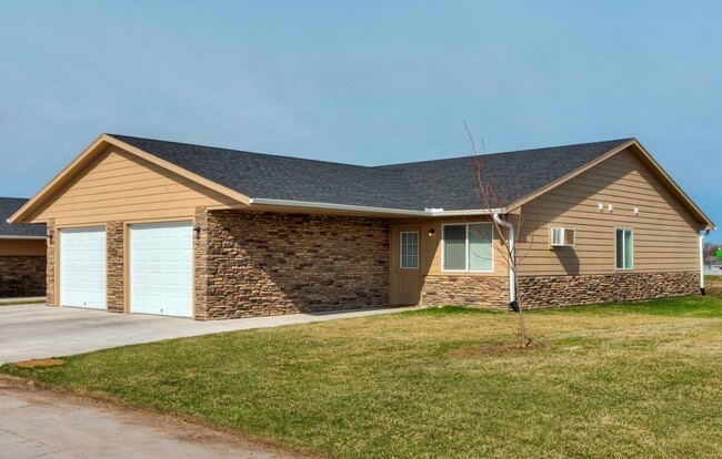 Meadow Vista by Kading in Altoona, IA - Foto de edificio