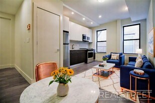 Gorgeous Spacious 3 Bedroom in Prime Crown Heights, Unit 2D in Brooklyn, NY - Building Photo