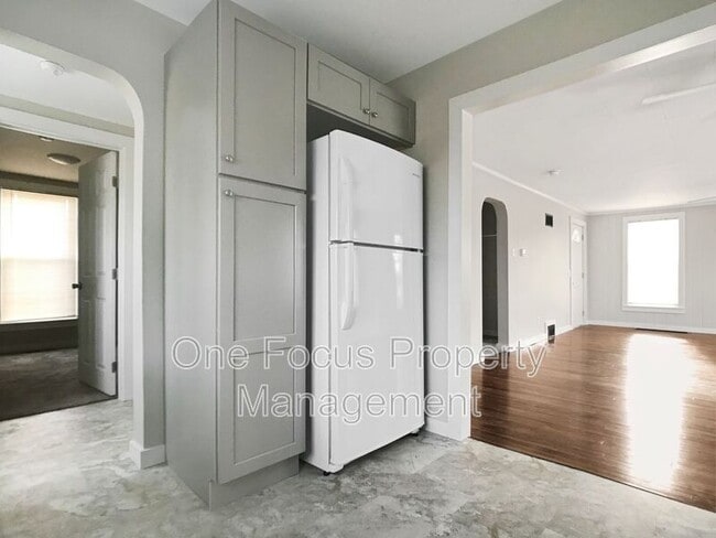 327 Elm St in Jersey Shore, PA - Building Photo - Building Photo