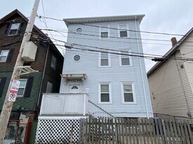 17 Kimball St in Boston, MA - Building Photo