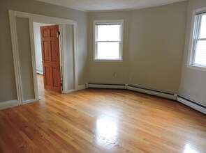 35 Speridakis Ter, Unit 2 in Cambridge, MA - Building Photo - Building Photo