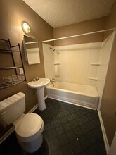 855 S Beverly St in Wichita, KS - Building Photo - Building Photo