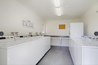 Woodlands West Townhomes in Lancaster, CA - Building Photo - Building Photo