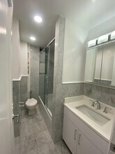 25 W 68th St, Unit 3D in New York, NY - Building Photo - Building Photo