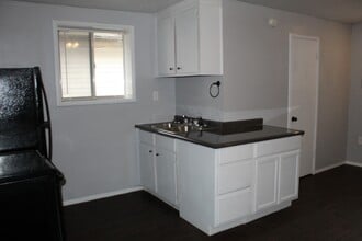 803 N East St in Belton, TX - Building Photo - Building Photo