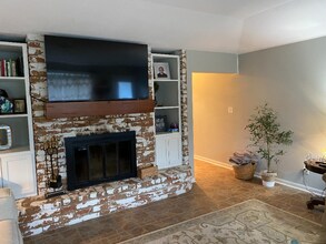 2512 Bishop St in West Orange, TX - Building Photo - Building Photo