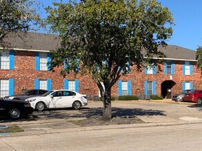 6752 Titian Ave in Baton Rouge, LA - Building Photo - Building Photo
