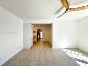 6944 Byron Ave in Miami Beach, FL - Building Photo - Building Photo