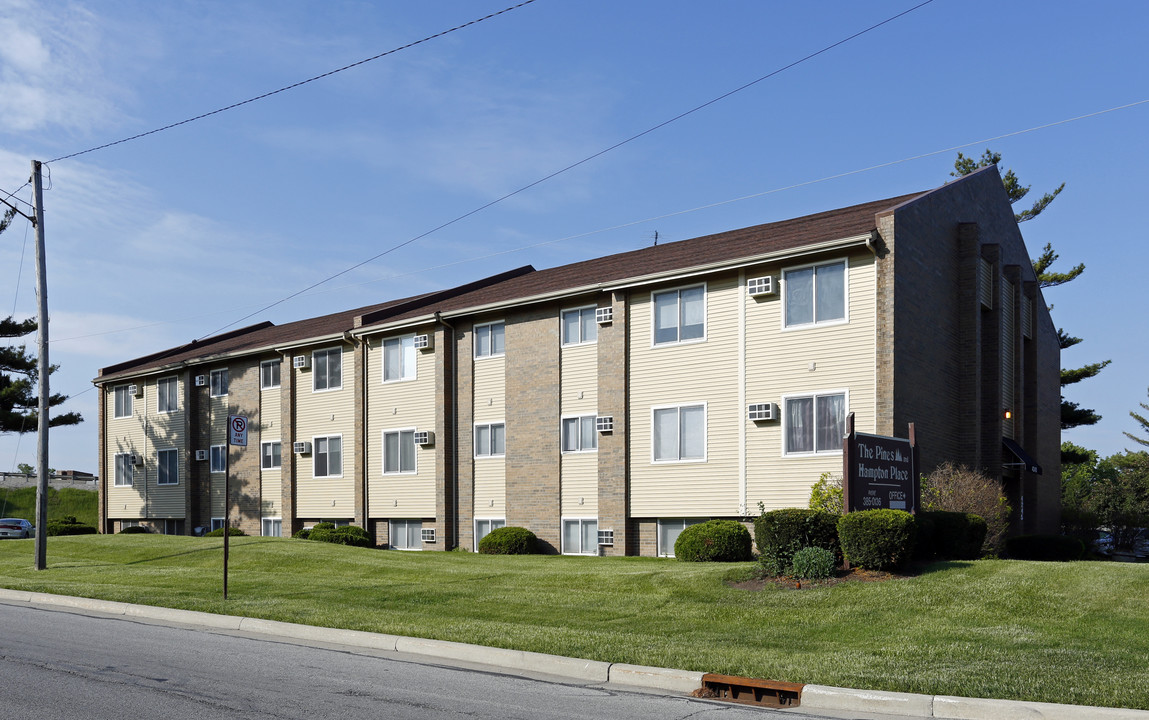 The Pines in Toledo, OH - Foto de edificio