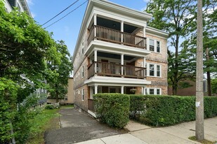 139 Forest Hills St, Unit #1 Apartamentos