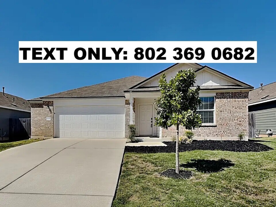 10529 Steinbeck Dr in Austin, TX - Building Photo