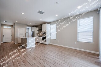 8845 S 165th Ave in Goodyear, AZ - Foto de edificio - Building Photo