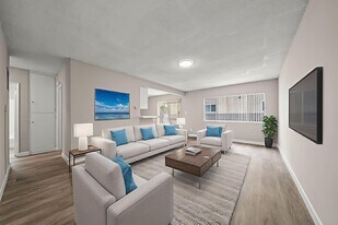 13627-13737 1/2 Lemoli Ave in Hawthorne, CA - Building Photo