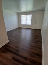 Cheryl Lane in Valley Park, MO - Foto de edificio - Building Photo