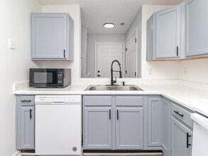 The Oaks Apartments in Lincolnton, NC - Foto de edificio - Building Photo