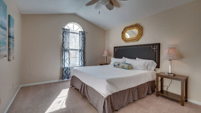 14 S Lake Dr in Savannah, GA - Building Photo - Building Photo