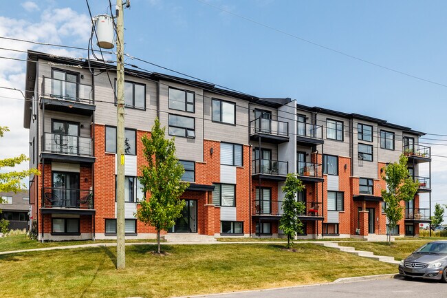 40 Chénier Rue in St-Philippe, QC - Building Photo - Building Photo