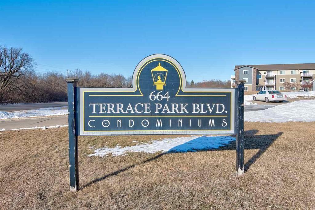 664 Terrace Park Blvd, Unit #26 in Milford, IA - Building Photo