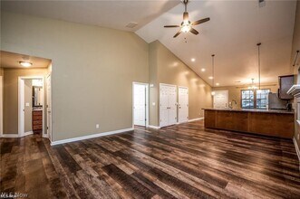 36 Hawks Lndg in Cortland, OH - Building Photo - Building Photo