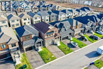 22 Sundin Dr in Haldimand, ON - Building Photo - Building Photo