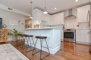 52 River St, Unit #7 in Boston, MA - Building Photo