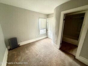 1019 N Irving Ave in Scranton, PA - Building Photo - Building Photo
