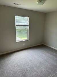 186 Cloverbrook Dr photo'