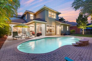 127 Via Castilla in Jupiter, FL - Building Photo
