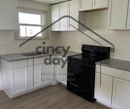 1332 Campbell Ave in Hamilton, OH - Building Photo - Building Photo