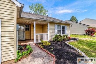 149 Zwolak Ct in South Plainfield, NJ - Building Photo - Building Photo
