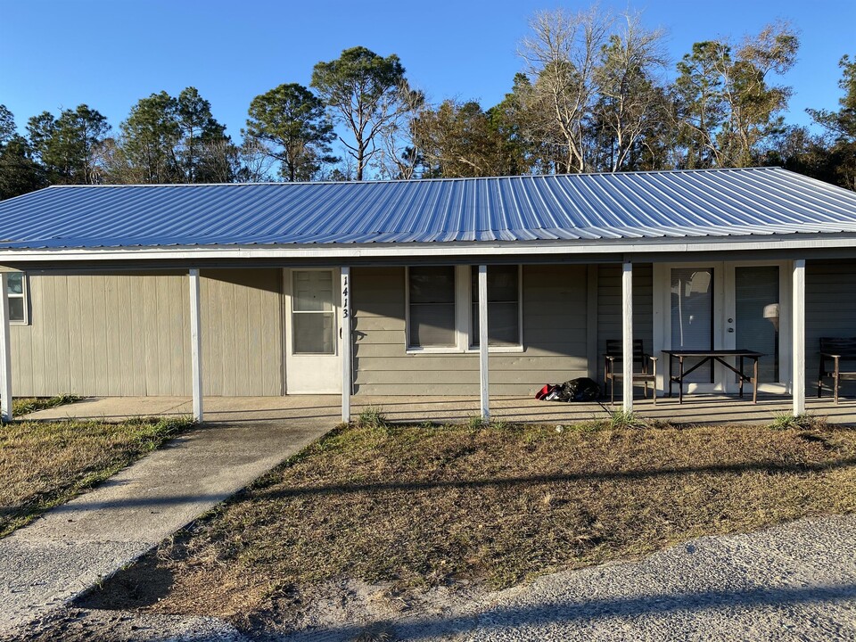 1413 W Oglethorpe Hwy in Hinesville, GA - Building Photo