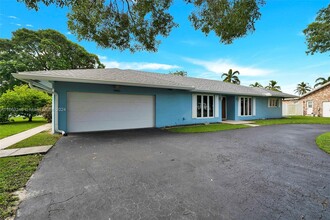 7491 SW 18th St in Plantation, FL - Foto de edificio - Building Photo