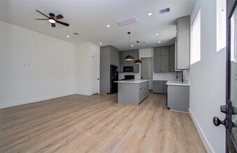 1506 McKee St in Houston, TX - Building Photo - Building Photo