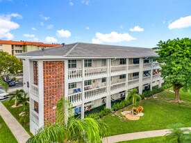 5208 NE 24th Terrace in Fort Lauderdale, FL - Building Photo