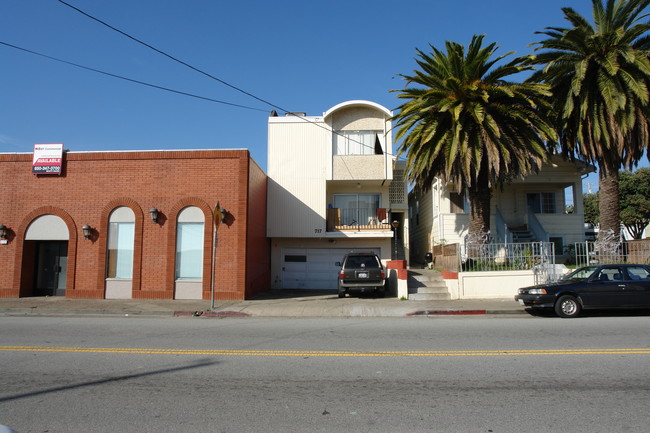 717-719 Linden Ave in South San Francisco, CA - Building Photo - Building Photo