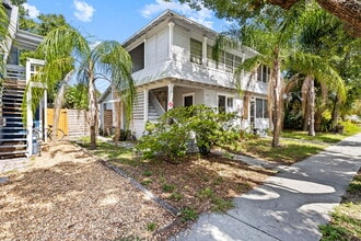 1013 5th St N, Unit 2 - Crescent Lake Studio in St. Petersburg, FL - Foto de edificio - Building Photo