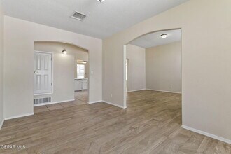 2029 Sun Chariot St in El Paso, TX - Building Photo - Building Photo